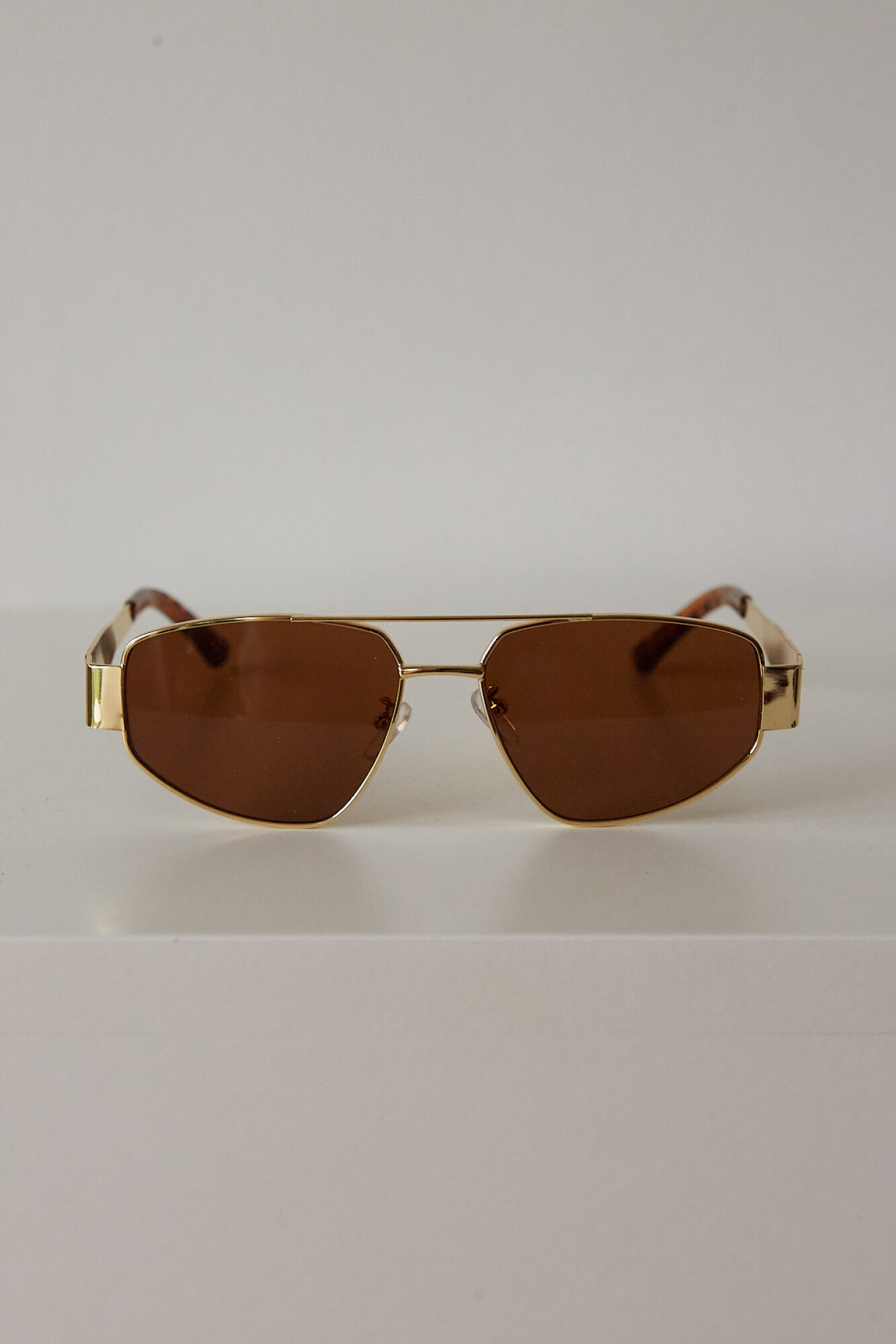 METAL TRIANGLE SUNNIES 